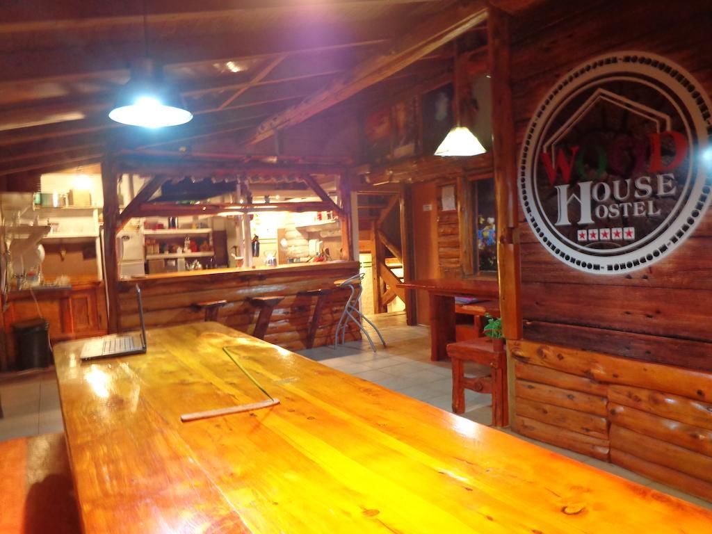 Wood House Hostel San Carlos de Bariloche Bagian luar foto